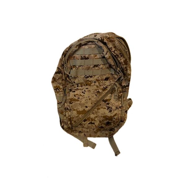 Generic Desert Tan Camo Tactical Backpack - Picture 1 of 3